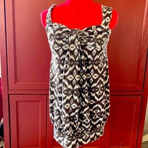 Darling brown and white top